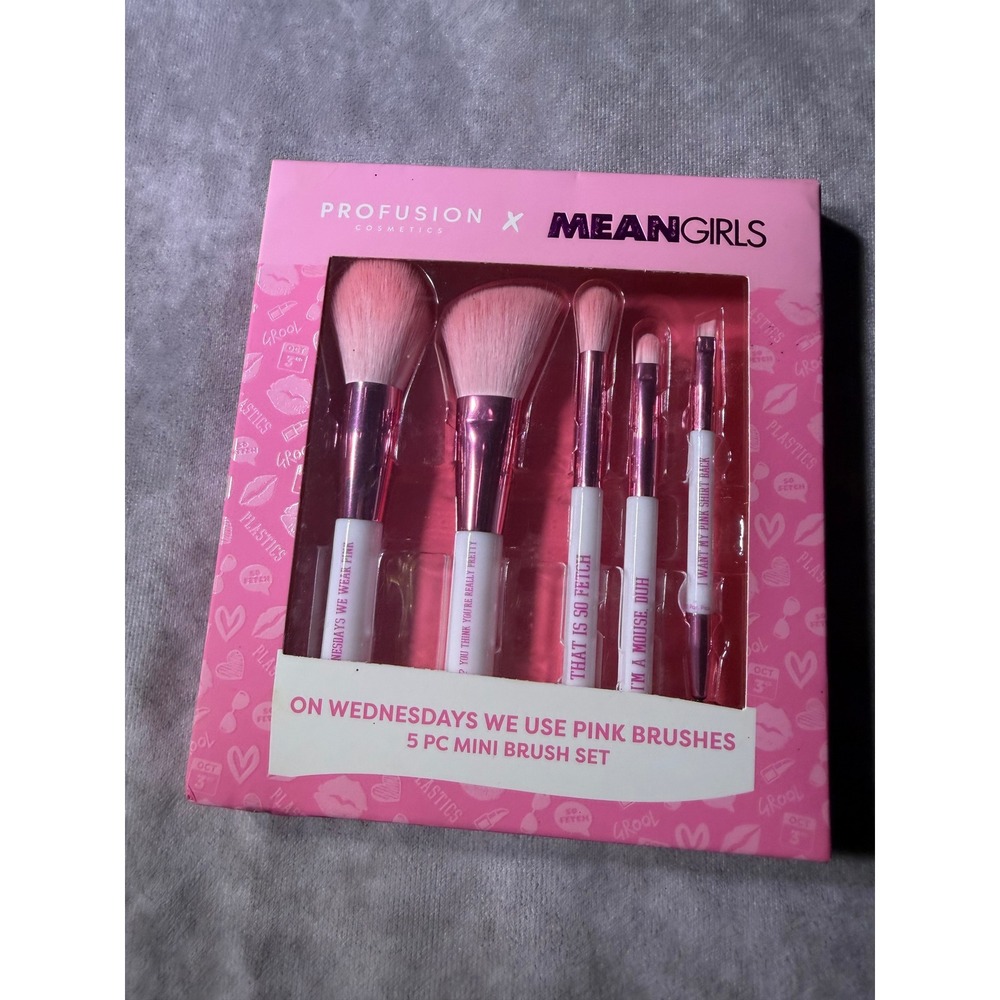 Profusion x Mean Girls On Wednesdays We Wear Pink 5 Piece Mini Makeup Brush Set